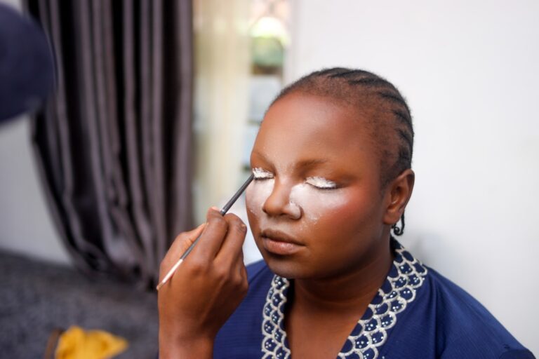 Discover the Secrets to Long-Lasting Makeup for All Day Wear